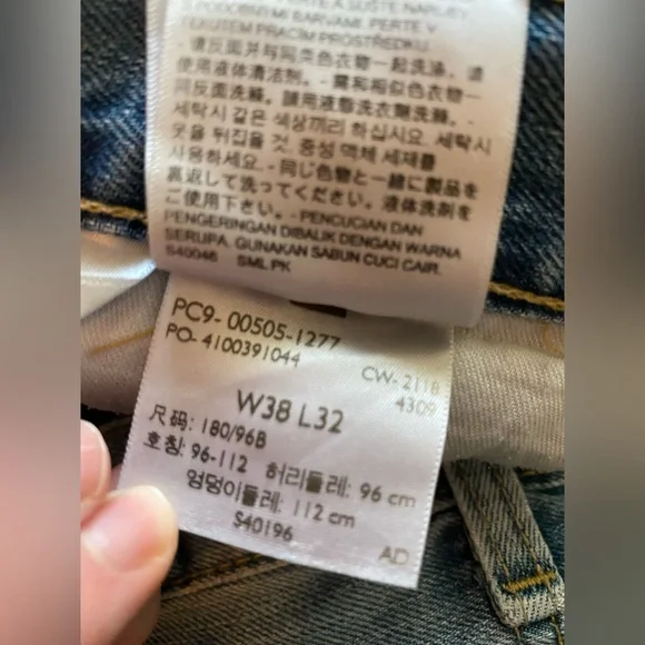 Men’s Light Wash LEVIs Jeans - Size 38x32 - Picture 7 of 7